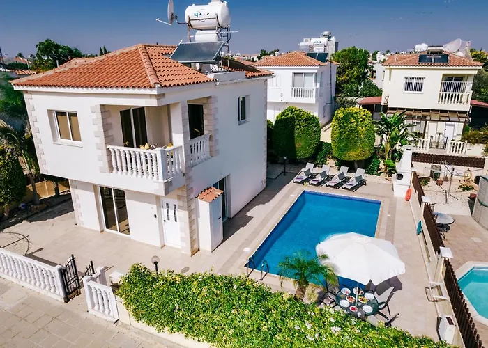 Villa Scarlett